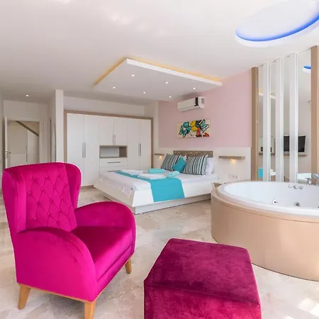 Sleeps 4 With Pool Air Con And Wifi וילה